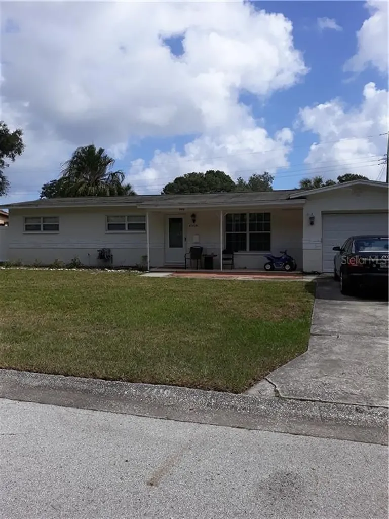 7419 Bay Street NE St Petersburg FL 33702