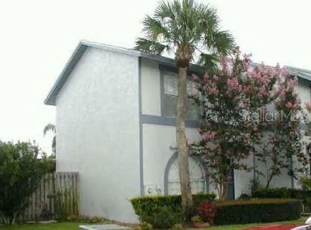 1513 Chateaux De Ville Court Clearwater FL 33764