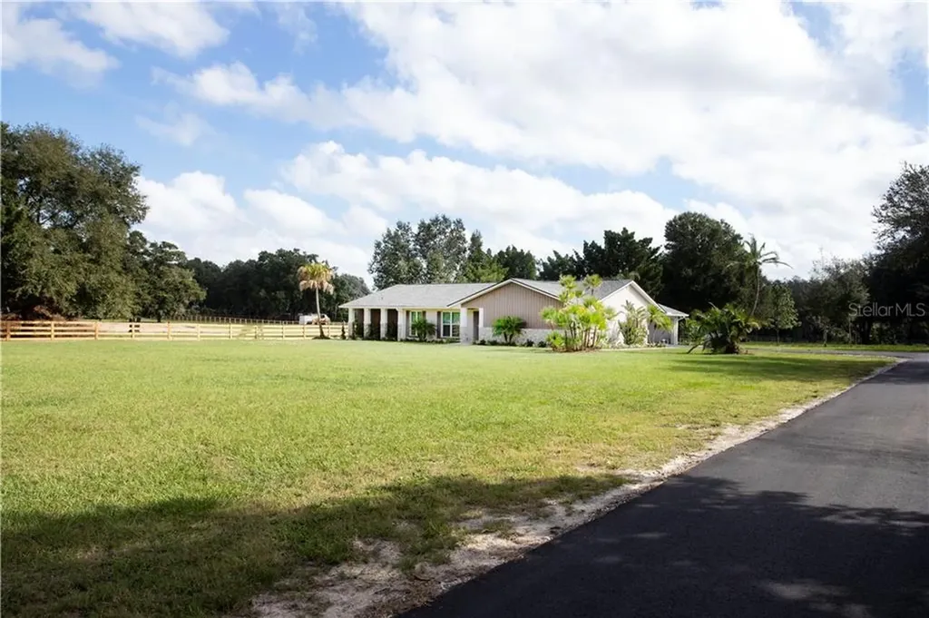 102 Lenna Avenue Seffner FL 33584