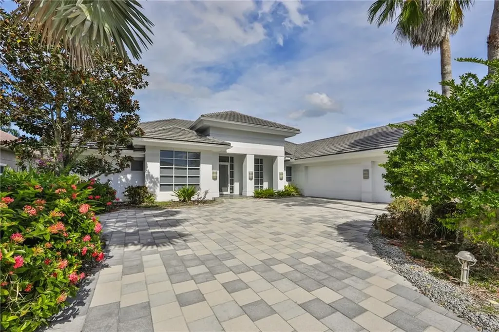 14736 Waterchase Boulevard Tampa FL 33626