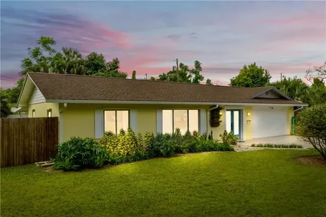 106 S Lakewood Circle Maitland FL 32751