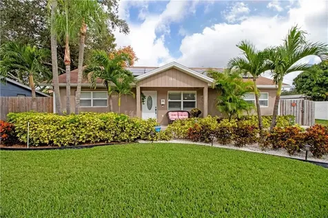 1611 46th Avenue N St Petersburg FL 33714