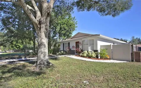 6657 Stewart Avenue N St Petersburg FL 33702