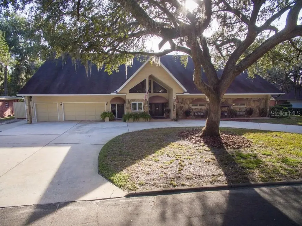309 Brentwood Drive Temple Terrace FL 33617