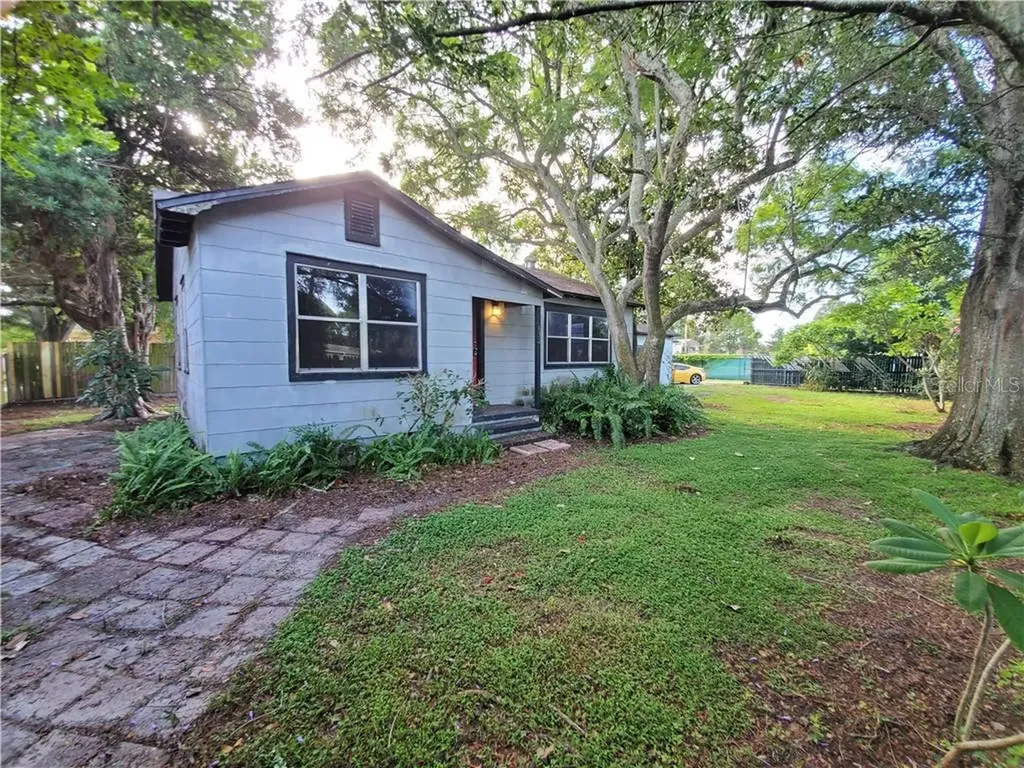 632 43rd Street S St Petersburg FL 33711