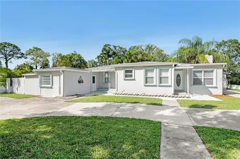 1566 Bayshore Boulevard Dunedin FL 34698