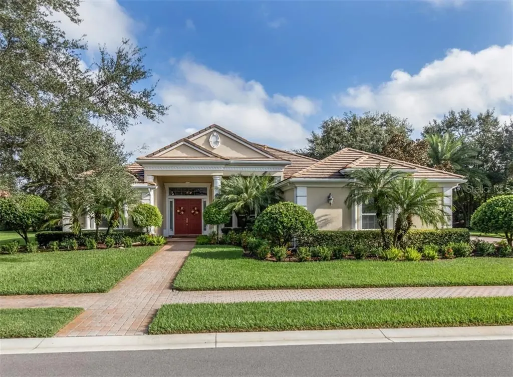 8985 Rocky Lake Court Sarasota FL 34238