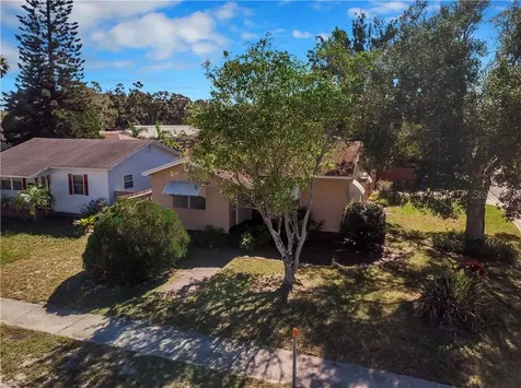 2596 38th Avenue N St Petersburg FL 33713