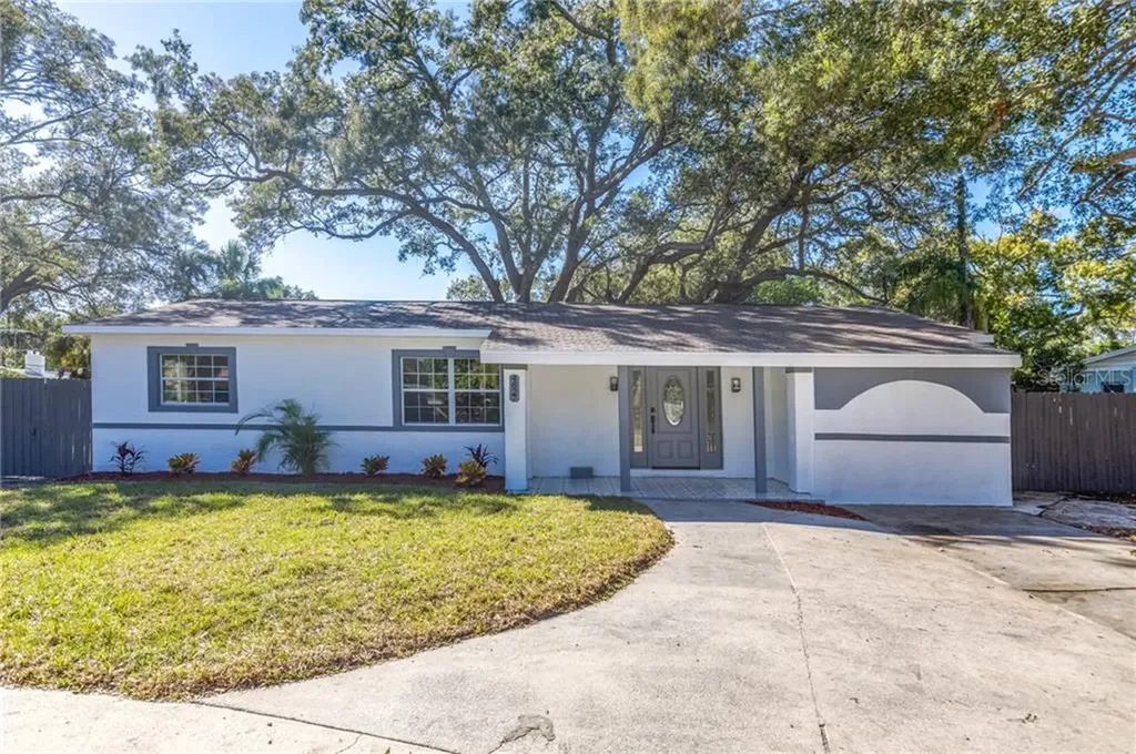 4827 Alcazar Way S St Petersburg FL 33712