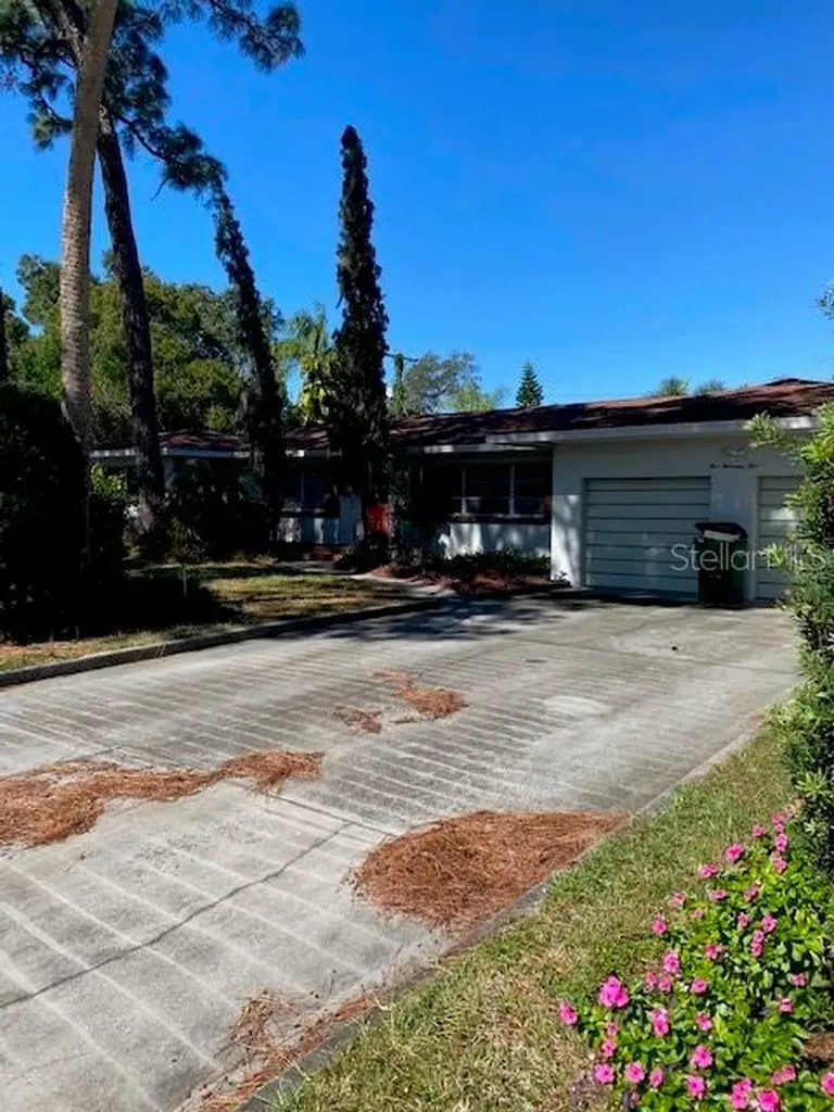 5005 W Leona Street Tampa FL 33629