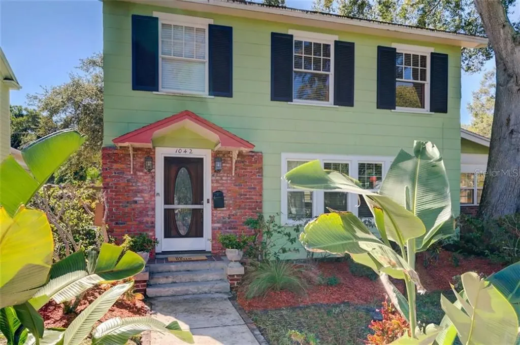 1042 16th Avenue N St Petersburg FL 33704
