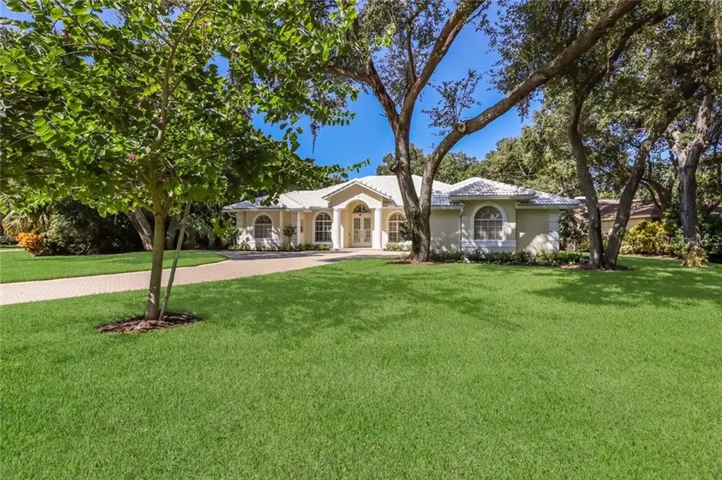 8484 Woodbriar Drive Sarasota FL 34238
