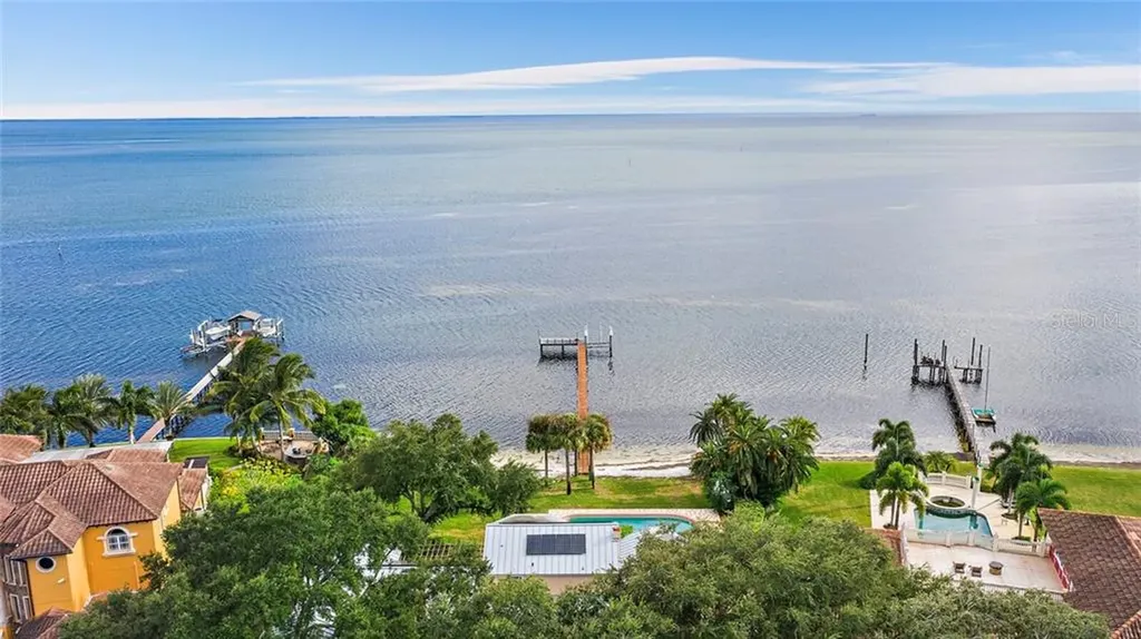 6316 Bahama Shores Drive S St Petersburg FL 33705