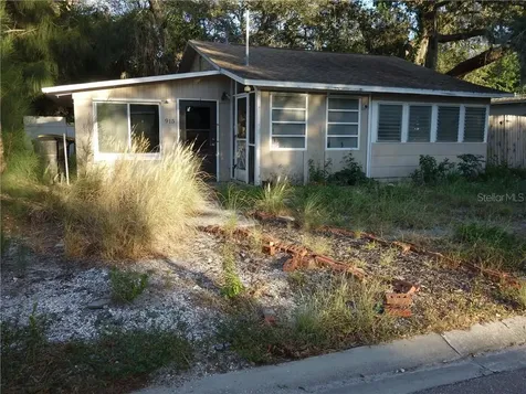 915 Ewing Avenue Clearwater FL 33756