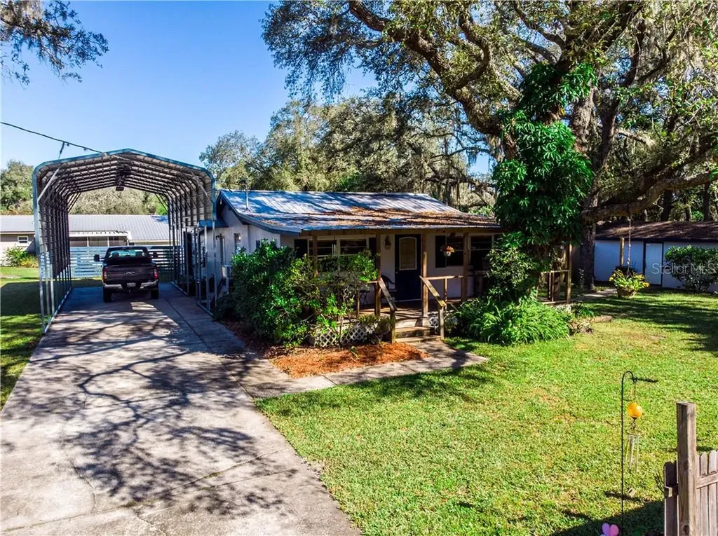 7401 Altaloma Street Tampa FL 33625