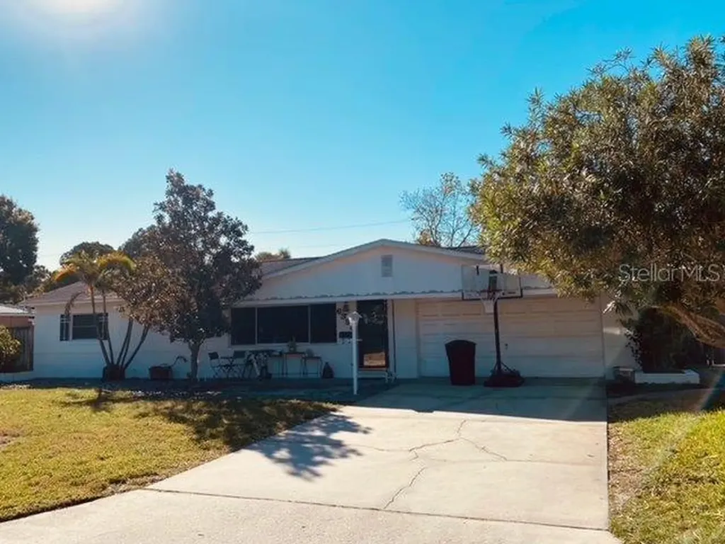 6398 17th Place N St Petersburg FL 33710