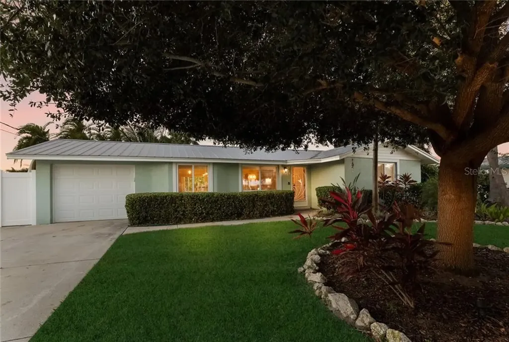 520 70th Street Holmes Beach FL 34217