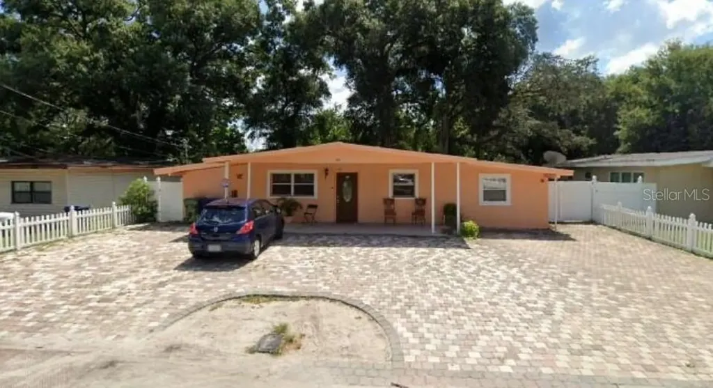 2109 E Bougainvillea Avenue Tampa FL 33612