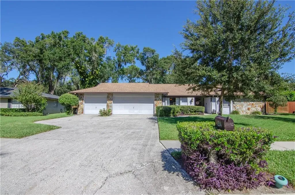1214 N Riverhills Drive Temple Terrace FL 33617