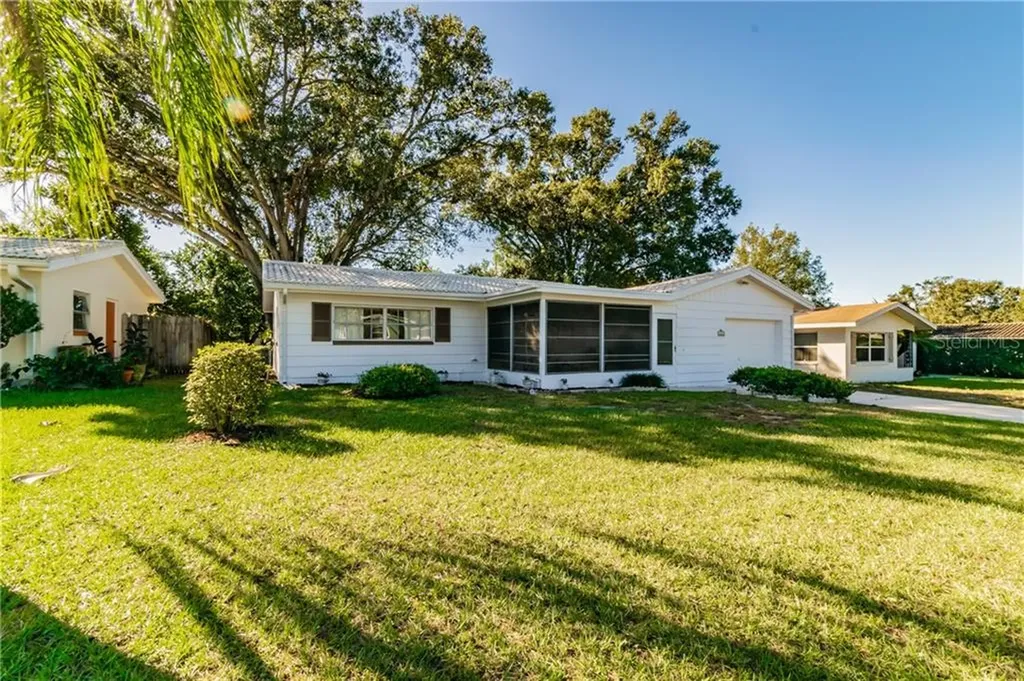 2021 W Ridge Drive Clearwater FL 33763