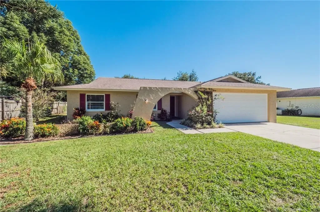 208 Bentbough Drive Leesburg FL 34748