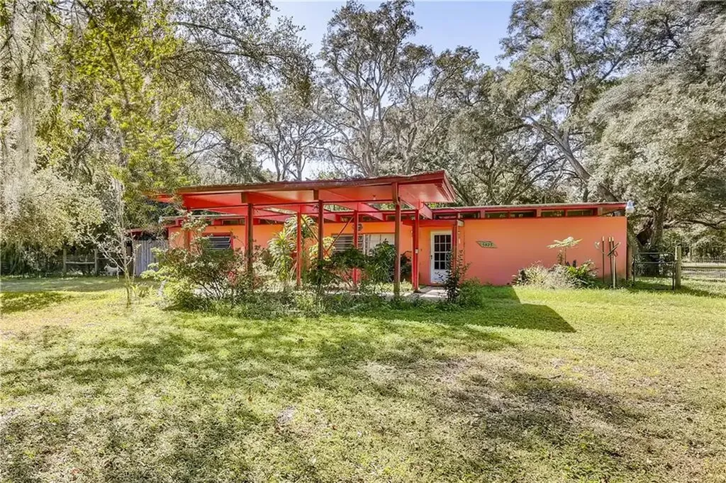 5023 Bobwhite Court Dade City FL 33523