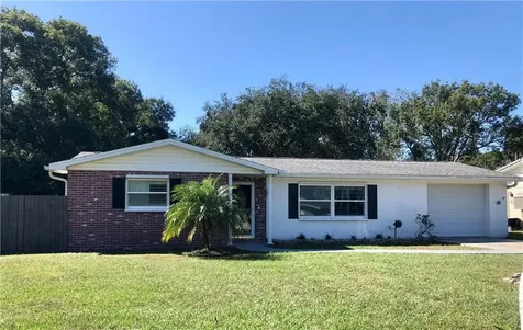 5737 13th Street Zephyrhills FL 33542