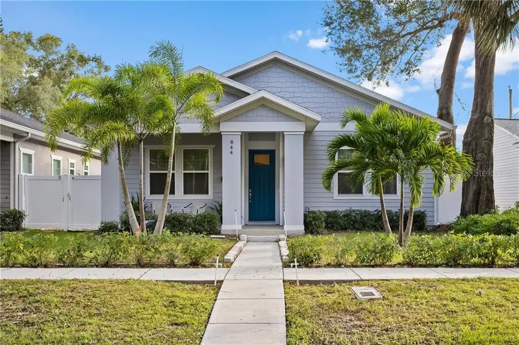 844 51st Avenue N St Petersburg FL 33703