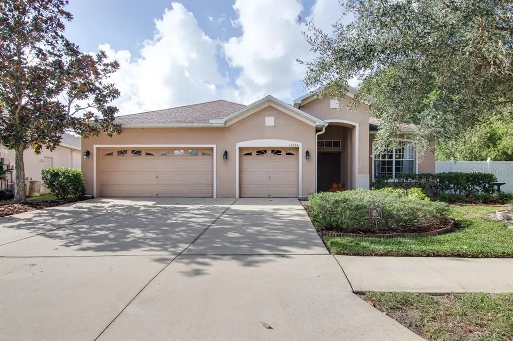 19228 Meadow Pine Drive Tampa FL 33647