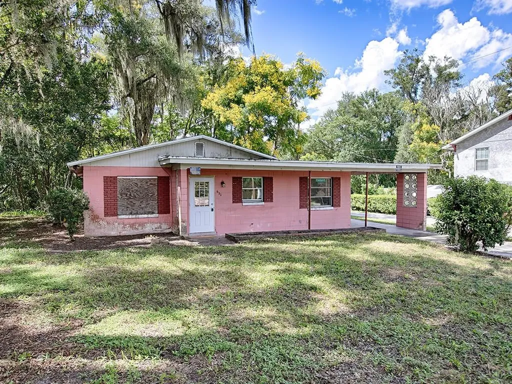 620 S Adelle Avenue Deland FL 32720