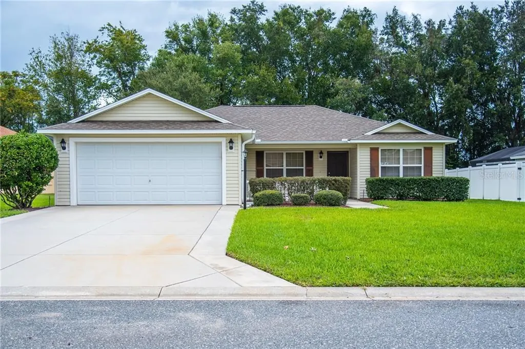 12145 NE 51st Circle Oxford FL 34484