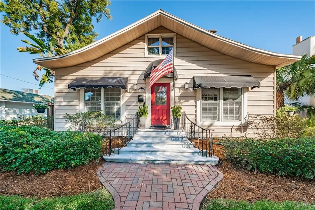 863 19th Avenue N St Petersburg FL 33704