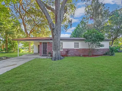 28918 Hubbard Street Leesburg FL 34748