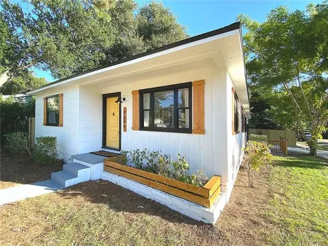 4648 17th Avenue N St Petersburg FL 33713