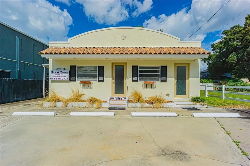 3419 W Saint John Street Tampa FL 33607