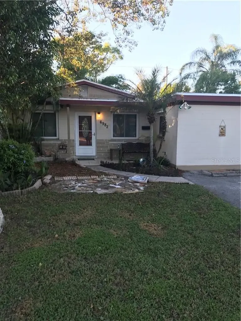 6982 78th Avenue N Pinellas Park FL 33781