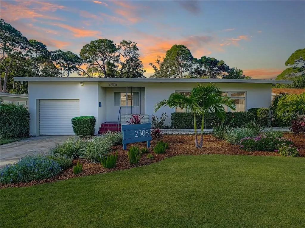 2308 Fairway Avenue S St Petersburg FL 33712