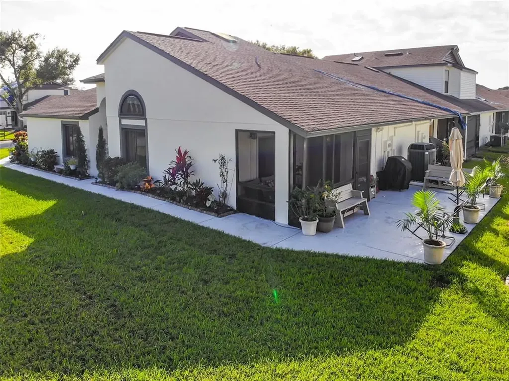 75 Lakepointe Circle Kissimmee FL 34743