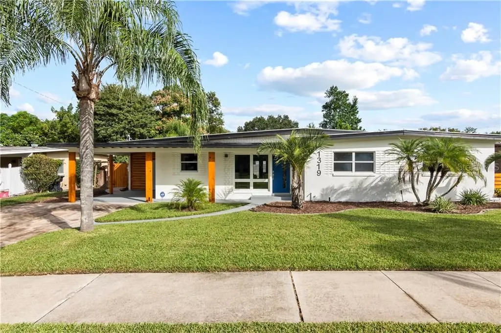 1319 Roscomare Avenue Orlando FL 32806