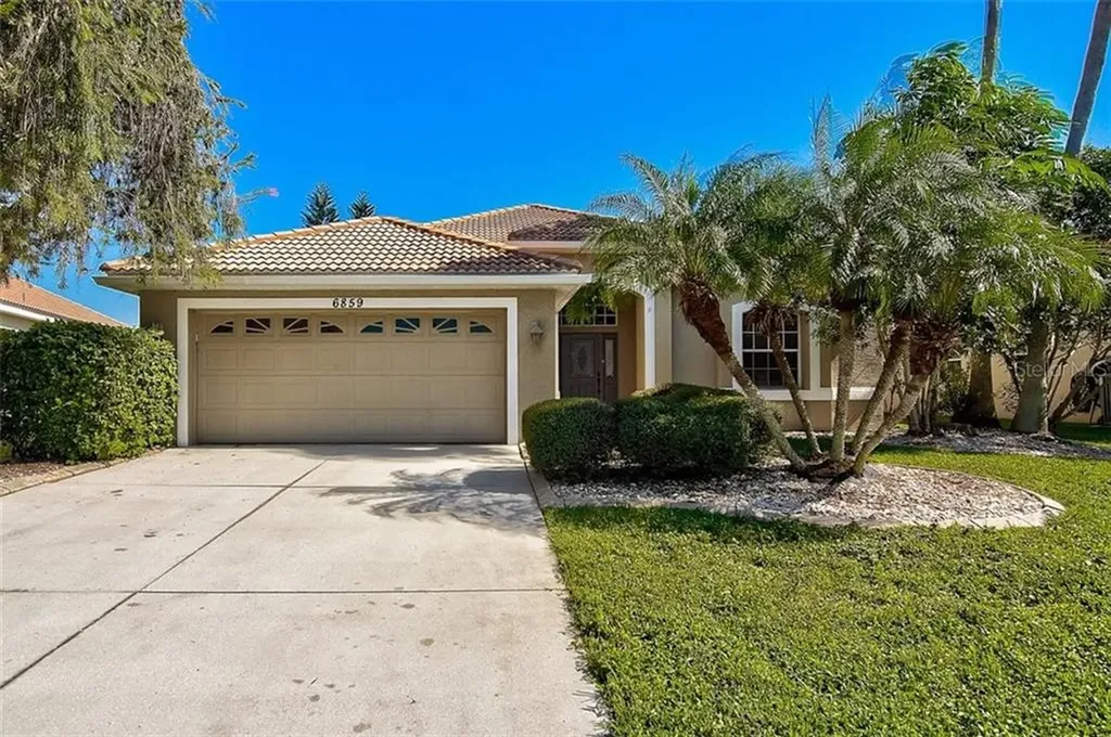 6859 Wagon Wheel Circle Sarasota FL 34243