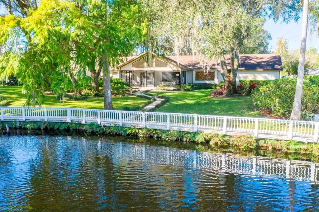 1407 N Riverhills Drive Temple Terrace FL 33617