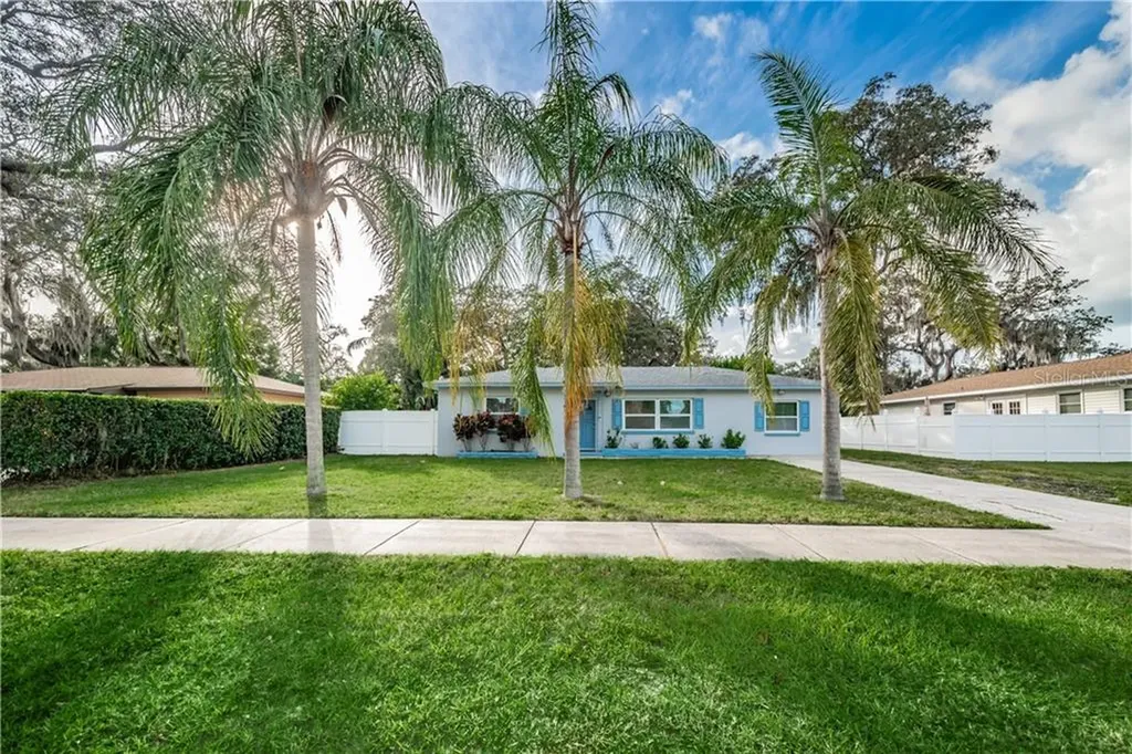 1606 S Betty Lane Clearwater FL 33756