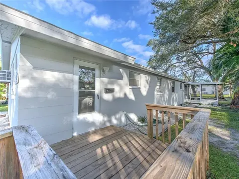 453 89th Avenue N St Petersburg FL 33702