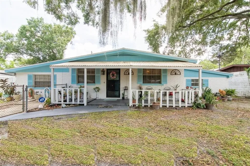 1004 Leisure Avenue Tampa FL 33613