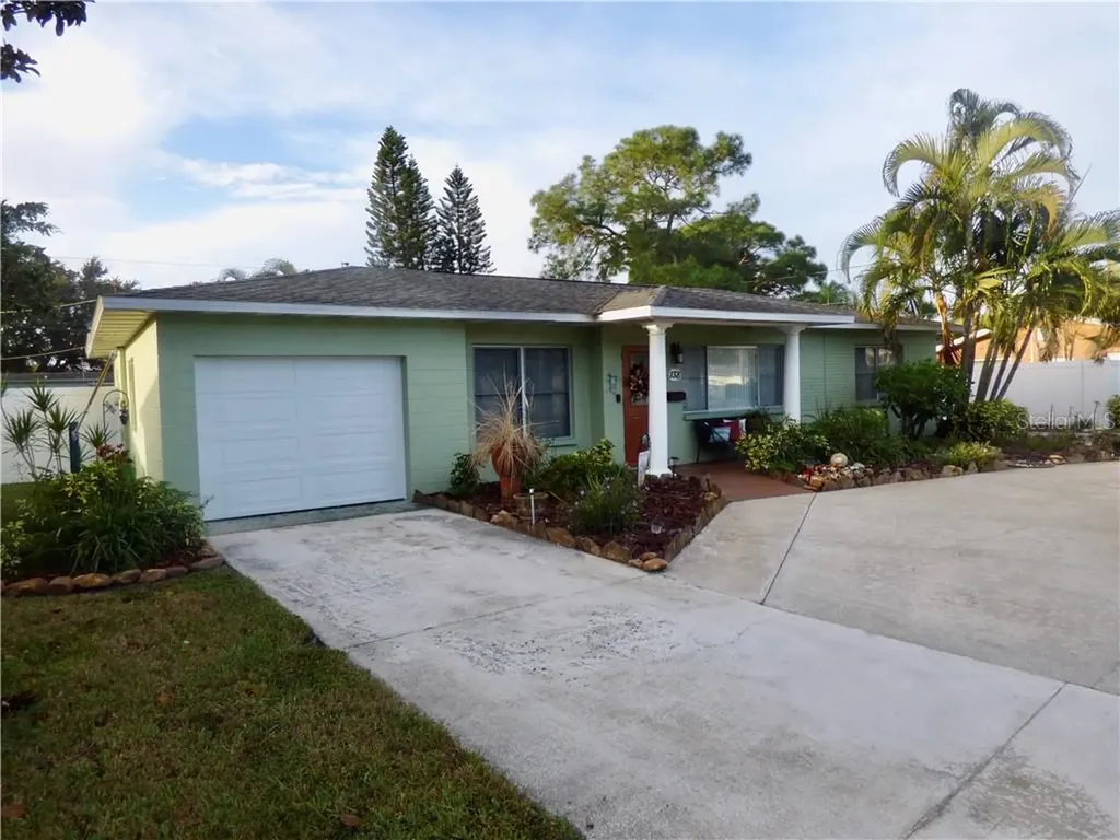 138 88th Avenue NE St Petersburg FL 33702