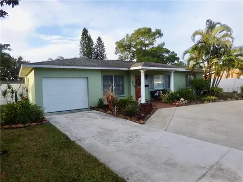 138 88th Avenue NE St Petersburg FL 33702