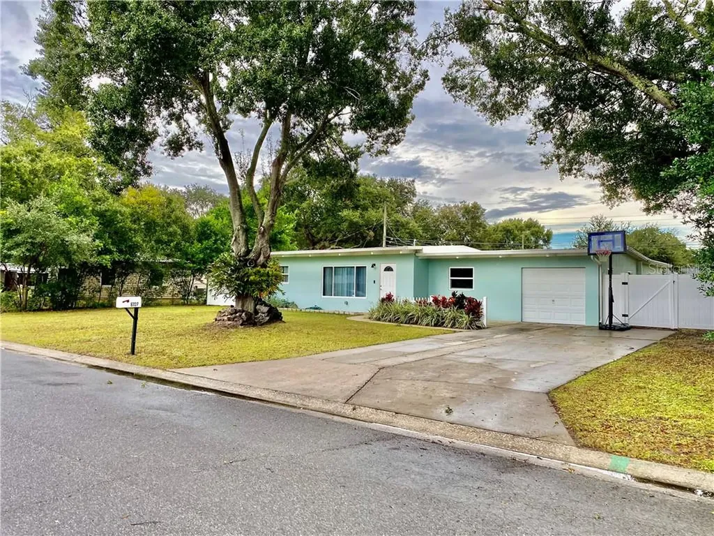 6727 15th Street N St Petersburg FL 33702