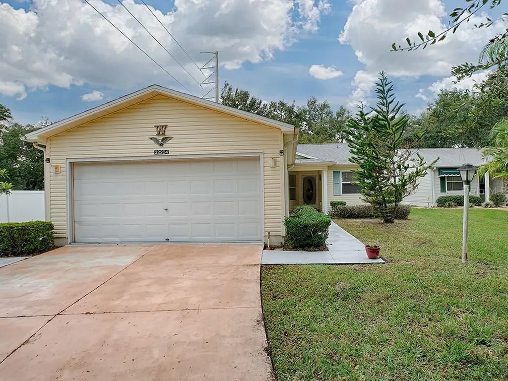 32204 Summertree Circle Leesburg FL 34748