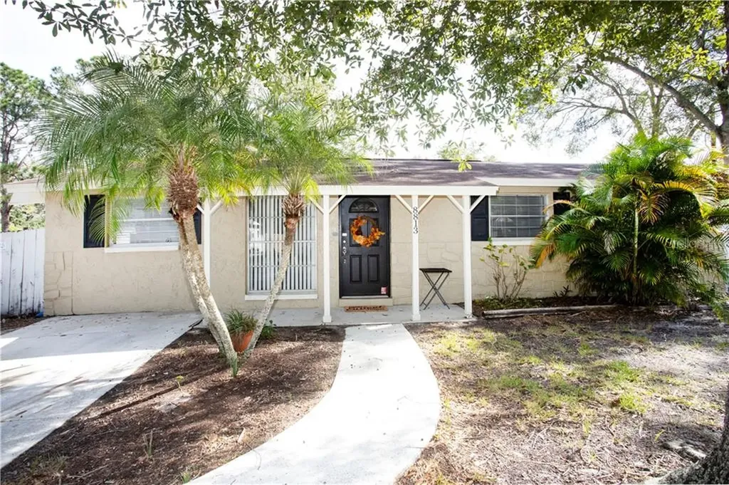 8813 Auburn Way Tampa FL 33615