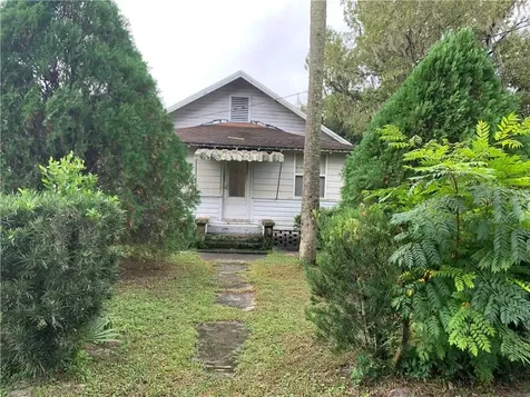 214 W Chelsea Street Deland FL 32720